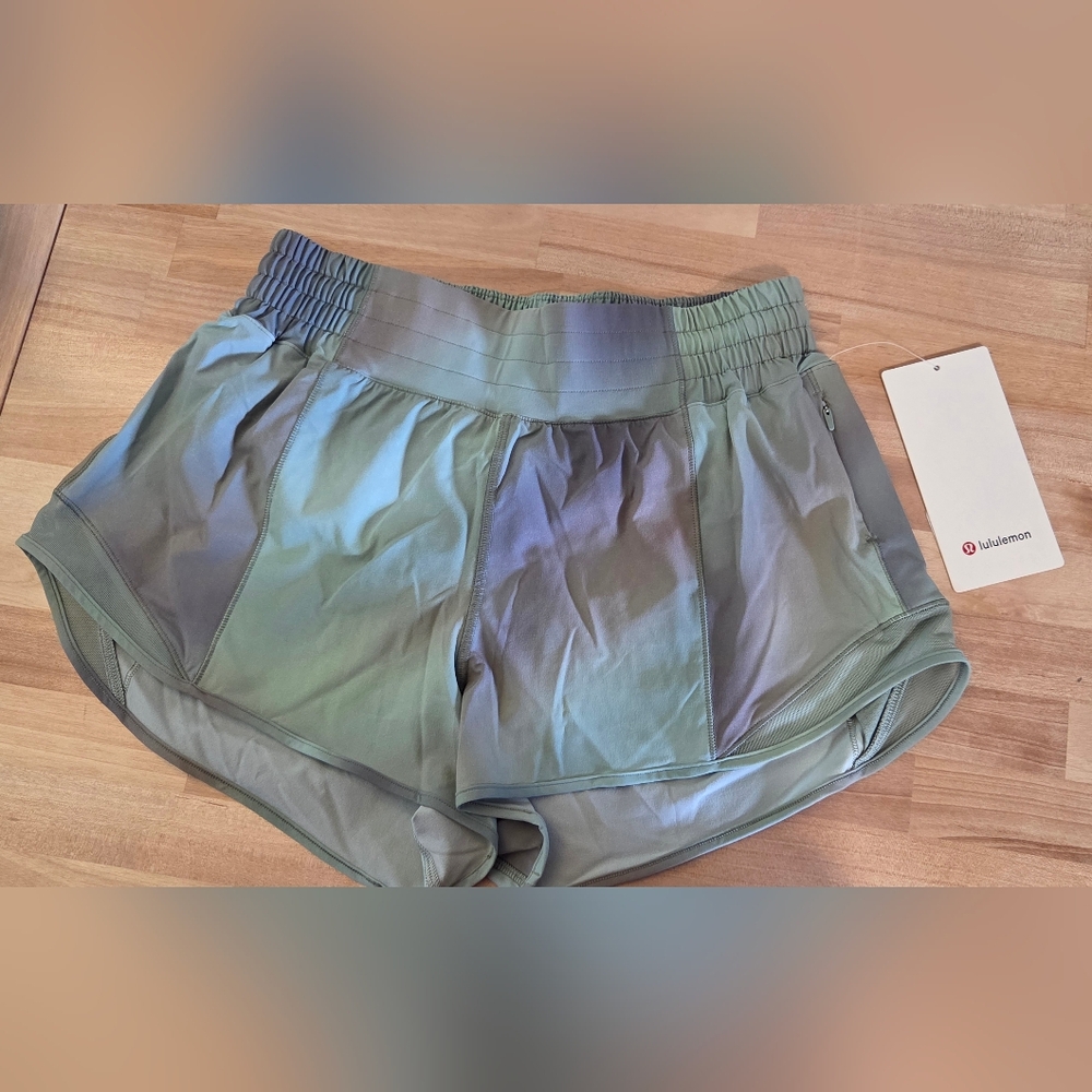 Lululemon Hotty Hot High-Rise Shorts 2.5" size 6 Brand new with tags Green Multi